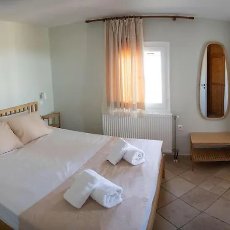 Amarados Syros Vári