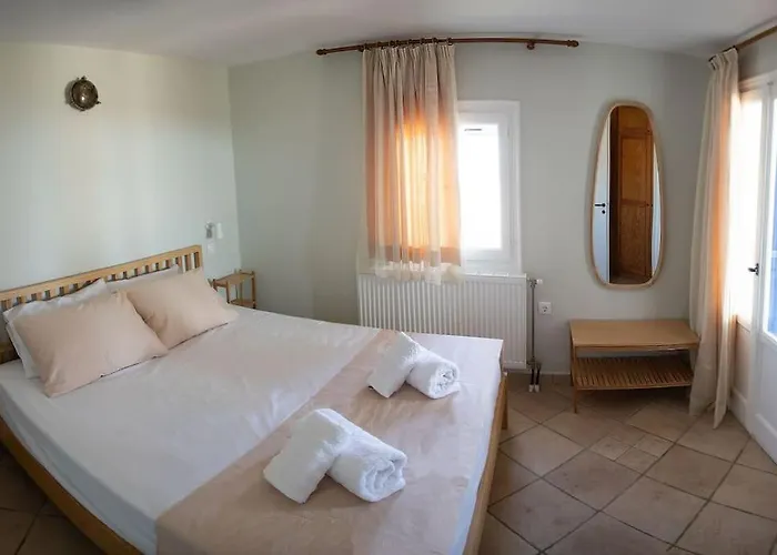 Amarados Syros Vári